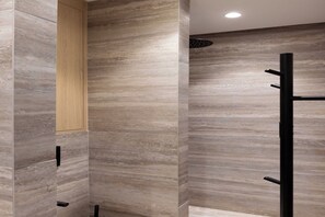 Douche, séchoir à cheveux, serviettes fournies