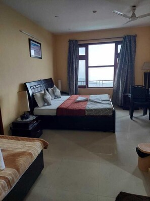 Comfort Room, Balcony, Mountain View | Desk, laptop workspace, free WiFi