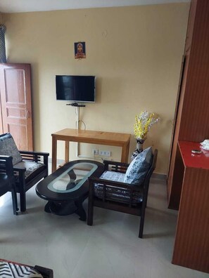 Comfort Room, Balcony, Mountain View | Desk, laptop workspace, free WiFi