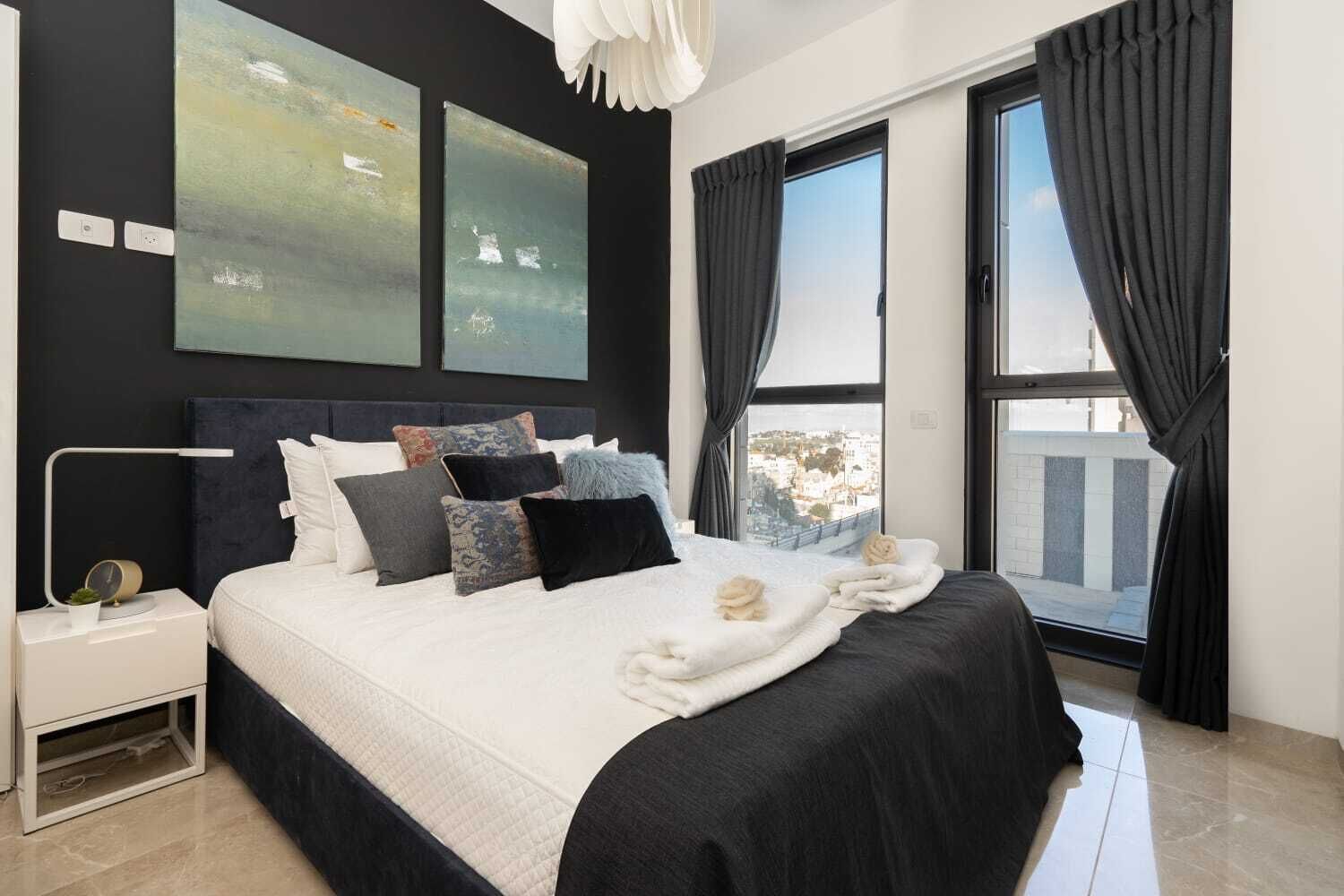 4 slaapkamers, een strijkplank/strijkijzer, reisbedje, wifi