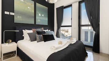 4 slaapkamers, een strijkplank/strijkijzer, reisbedje, wifi