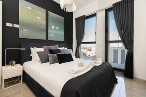 4 habitaciones, tabla de planchar con plancha, cuna de viaje y wifi