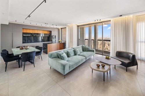 JTower - Presidential 3BR Parking with amazing view, city center