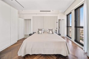 3 bedrooms, iron/ironing board, travel cot, WiFi