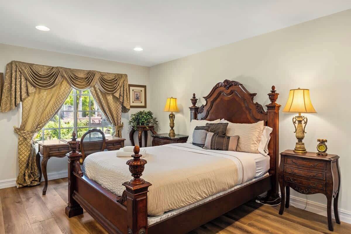 5 habitaciones, escritorio, tabla de planchar con plancha y wifi gratis 