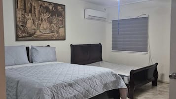 2 quartos, ferros/tábuas de passar roupa, Wi-Fi, roupa de cama