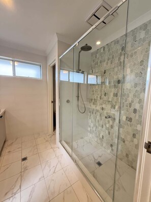 Dusche, Haartrockner