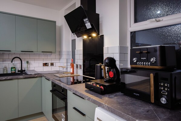Fridge, microwave, oven, stovetop