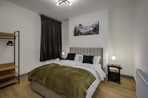2 bedrooms, iron/ironing board, WiFi, bed sheets