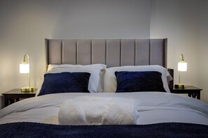 2 makuuhuonetta, silitysrauta/-lauta, Wi-Fi, vuodevaatteet