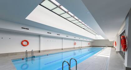 Modern studio apartment with private terrace and excellent communal areas