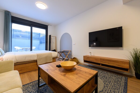Iron/ironing board, free WiFi