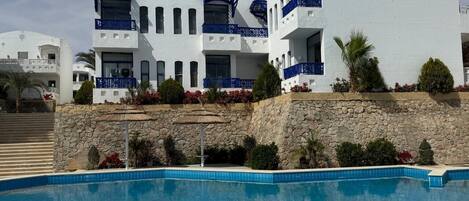 2 piscinas al aire libre