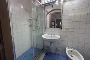 Een douche, een bidet