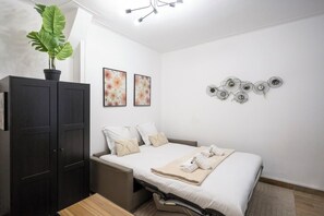 1 bedroom, iron/ironing board, WiFi, bed sheets
