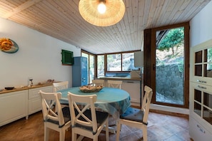 Dining - Casa Greta, just a few steps from the sea (Sant'Andrea)