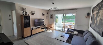 T2 with terraces and parking near the beach