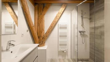 Apartment | Bathroom