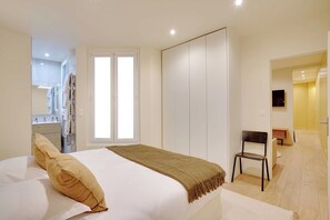 1 chambre, espace de travail pour ordinateur portable