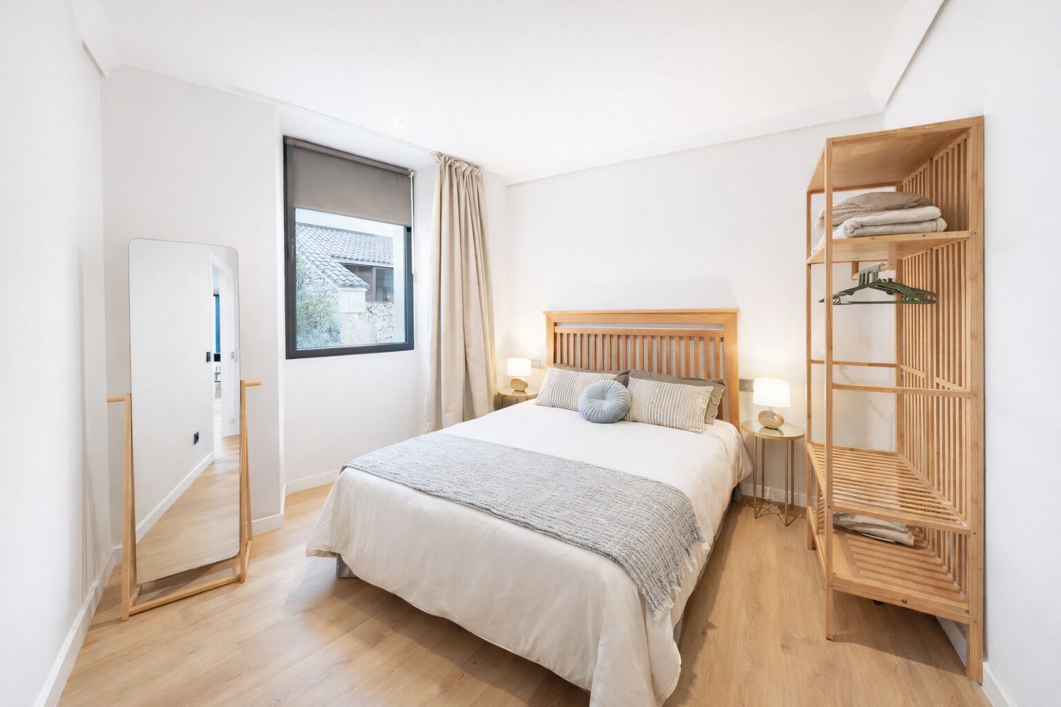 2 chambres, fer et planche à repasser, Wi-Fi, draps fournis