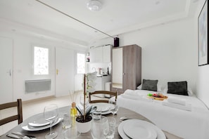 1 bedroom, bed sheets - Cosy Studio 2P - Voltaire / Town Hall of 11th Arrondissement Paris (Paris)