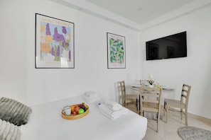 Apartment | Dining