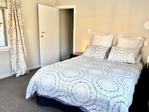3 bedrooms, desk, iron/ironing board, travel cot