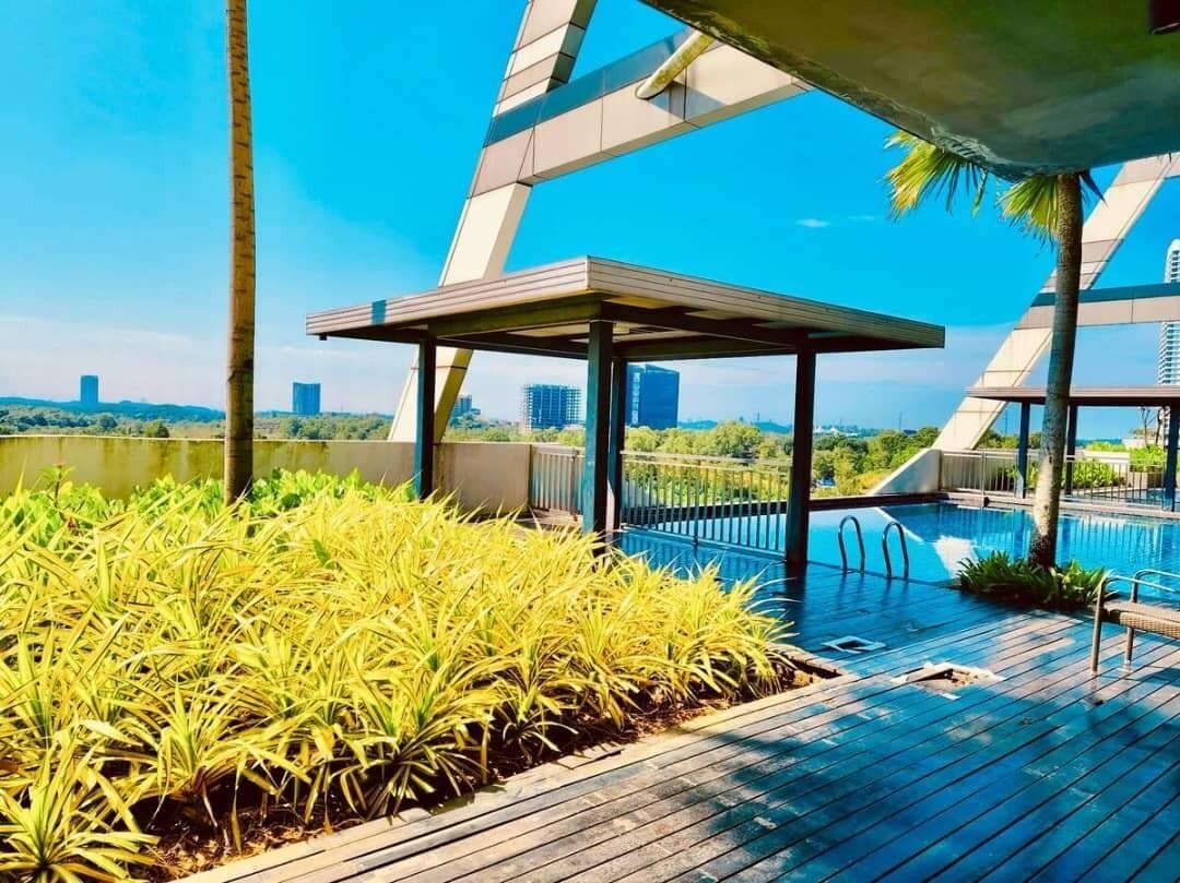 15 outdoor pools