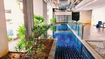 15 outdoor pools