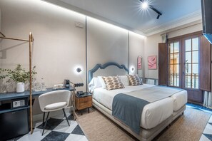 Standard Double Room | Egyptian cotton sheets, premium bedding, down duvets, memory-foam beds - De Domínguez Hotel Boutique (Seville)