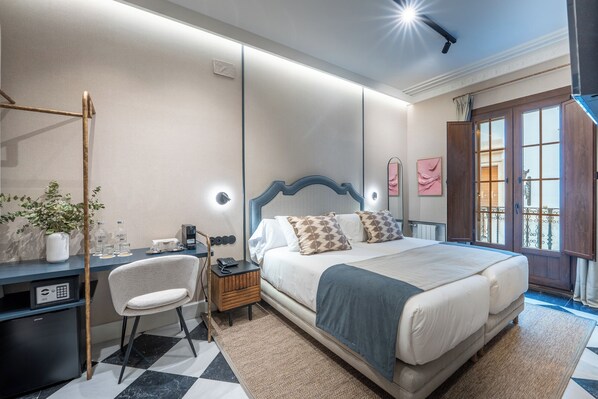 Standard Δίκλινο Δωμάτιο (Double), Μπαλκόνι, Θέα στην Πόλη | Σεντόνια από αιγυπτιακό βαμβάκι, κλινοσκεπάσματα υψηλής ποιότητας 