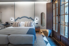 Standard Double Room, Balcony, City View | Cadar kapas Mesir, peralatan tempat tidur premium, gebar bulu kapas 