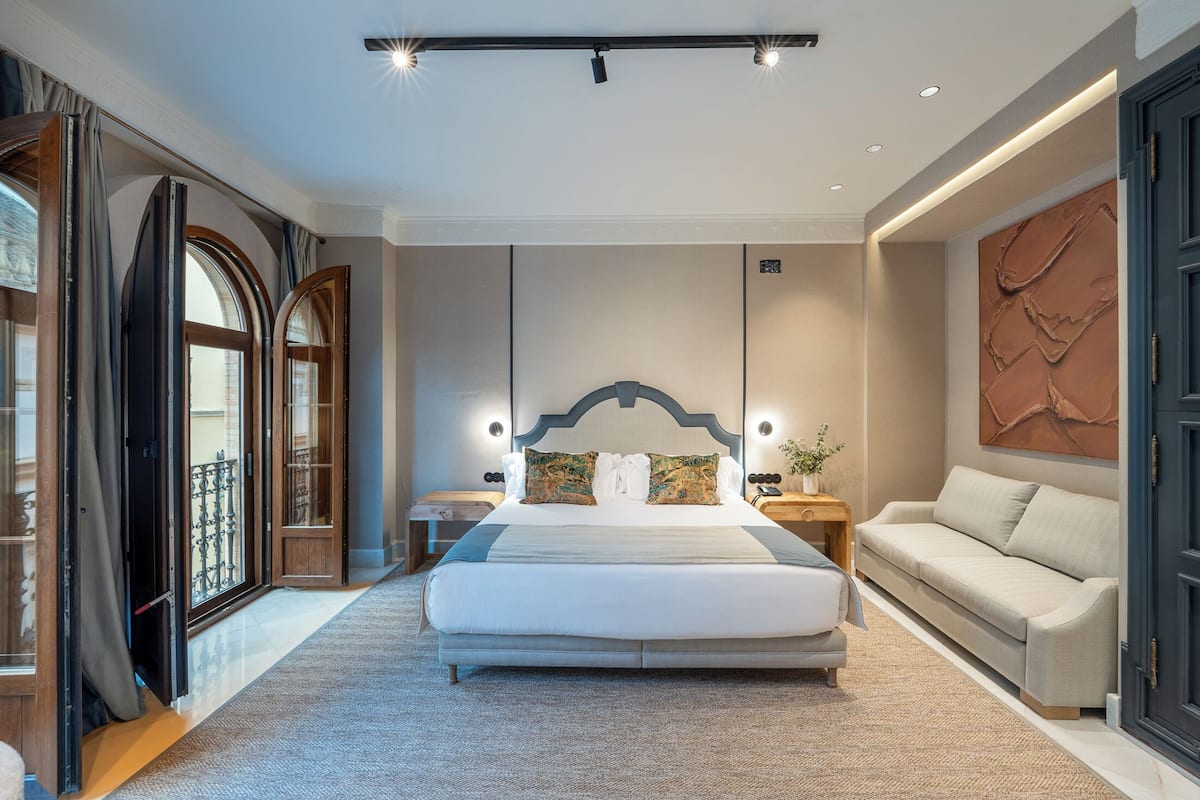 Junior Suite, Balcony, City View