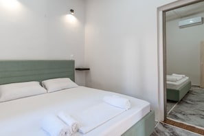 2 bedrooms, WiFi, bed sheets