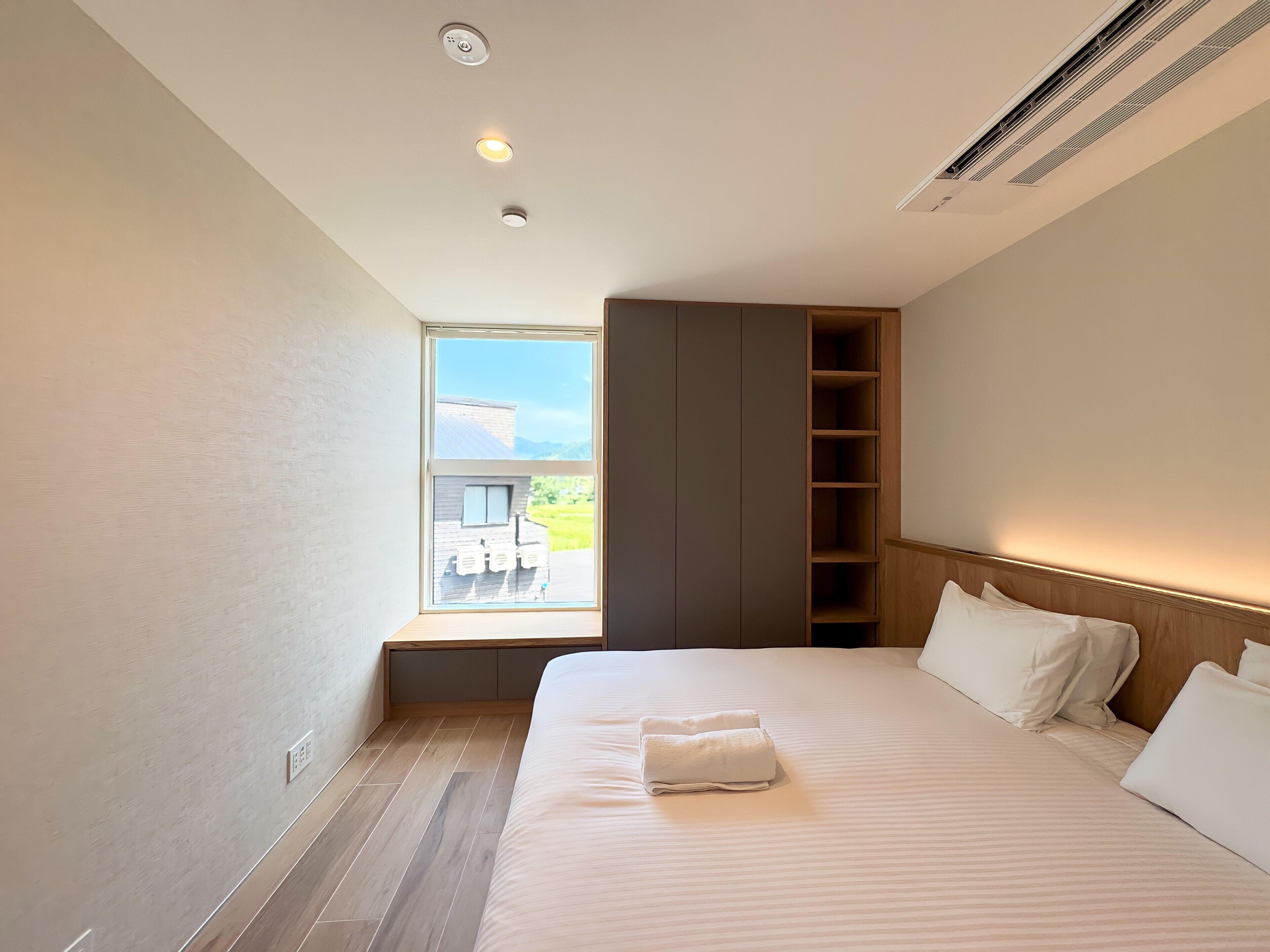 Setrika/meja setrika dan Wi-Fi gratis