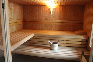 Sauna - Gîte l'Essentiel, farmhouse group accommodation with spa and sauna, playground (Arc-sous-Cicon)