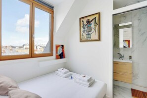 Apartment | 1 bedroom, laptop workspace, iron/ironing board, bed sheets