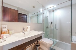 Appartement, balcon | Salle de bain