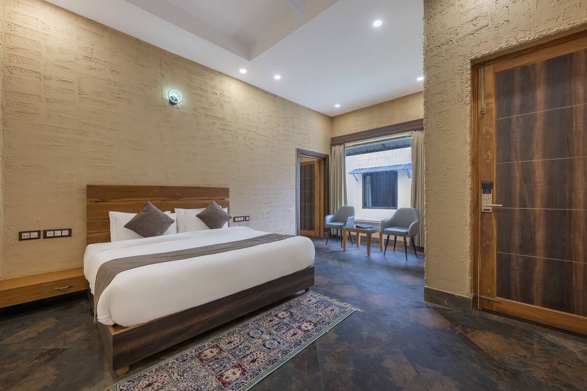 Deluxe Quadruple Room, Connecting Rooms | Blackout curtains, iron/ironing board, rollaway beds, free WiFi