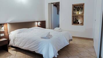Family Suite | In-room safe, soundproofing, free WiFi