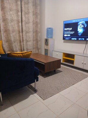 TV - Delightful 2-bedroom apartment with fitness room in Kiambu County (Kiambu County)