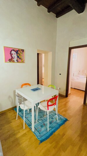 Dining - Entire apartment in the heart of Rome a stone's throw from the Colosseum (Roma)