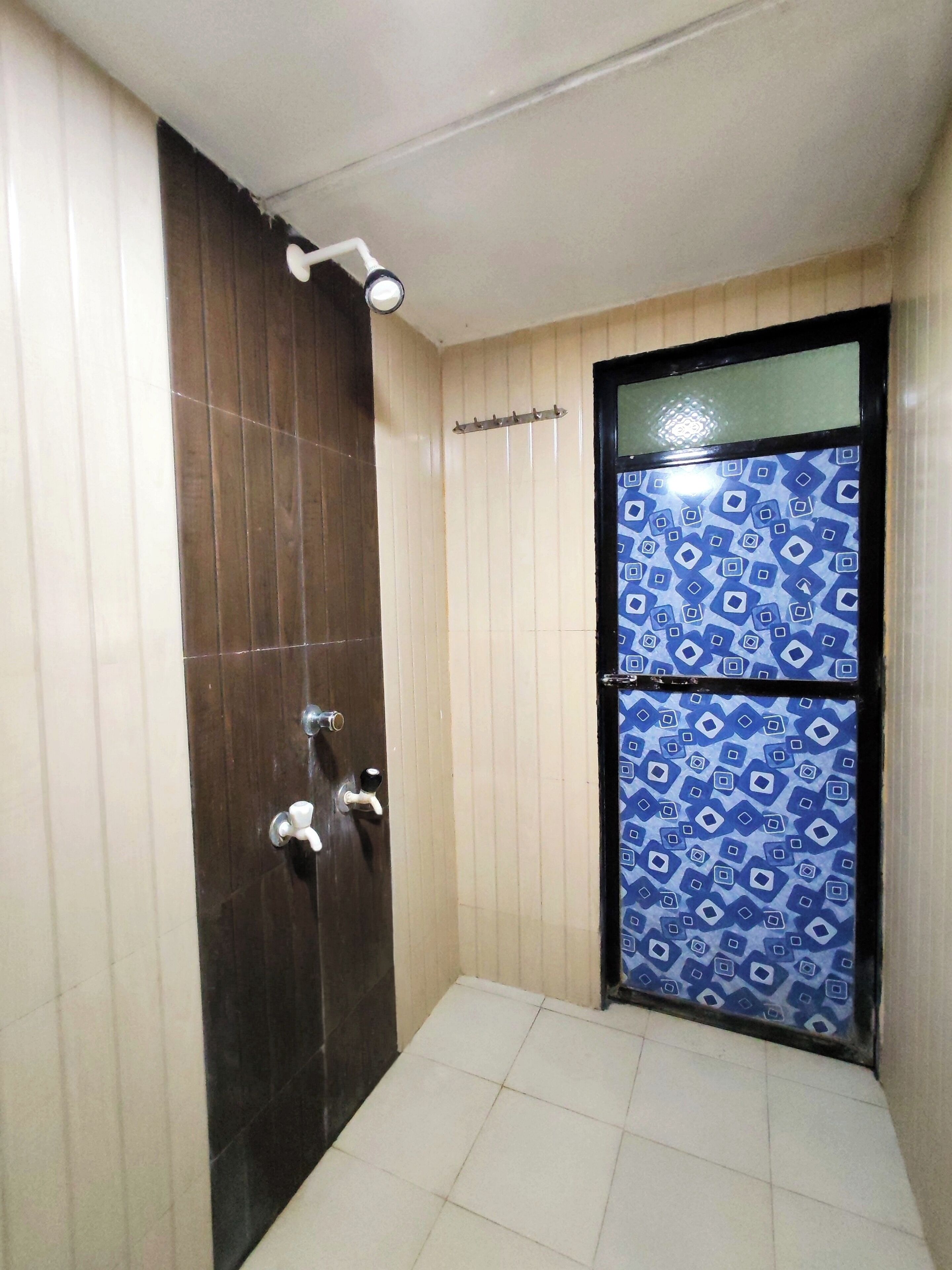 Deluxe Double Room | Bathroom | Shower, towels, soap