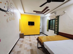 Deluxe Double Room - Lotus Cottage (Alibag)