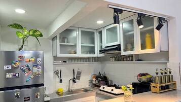 Fridge, microwave, stovetop, toaster