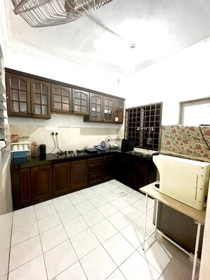 Fridge, stovetop, cookware/dishes/utensils