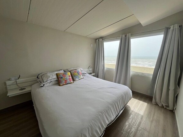 4 bedrooms, internet, bed sheets