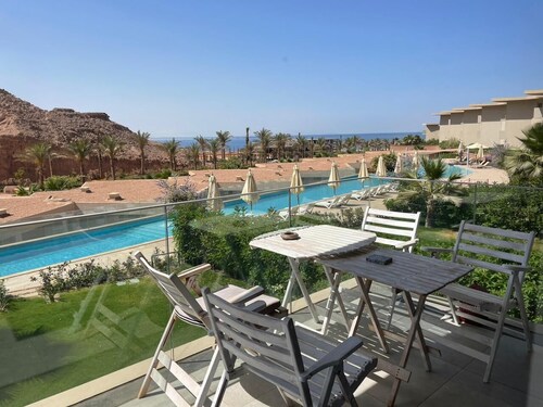 Spacious Sea, Mountain & Pool view 3-bedroom apartment in Il Monte Galala