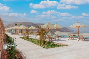 Terrace/patio - Spacious Sea, Mountain & Pool view 3-bedroom apartment in Il Monte Galala (Suez Governorate)