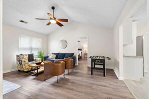 スマートテレビ、テーブルサッカー台